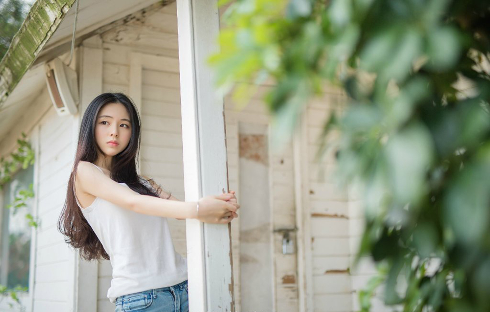 情愿让日子过得忙迫，也不要让日子过得无聊。——罗兰